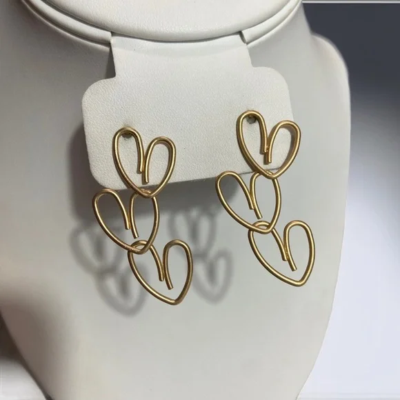 🍭5 for $20🍭 Brushed Gold Paperclip wire Trio Heart Stud Earrings CC - Picture 4 of 4